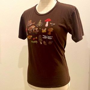 Small t-shirt mushrooms